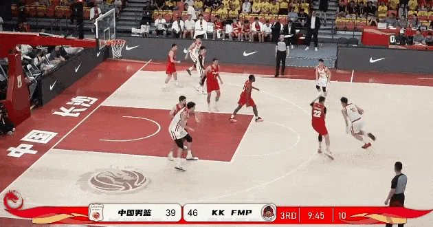 爱游戏入口-王俊杰自投自抢打进得到10分,徐昕空切双手暴扣也得到10分